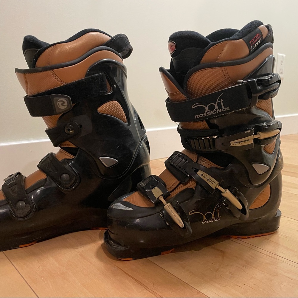 Rossignol downhill ski racing boots size 8 245mm 
with Soft boot insole